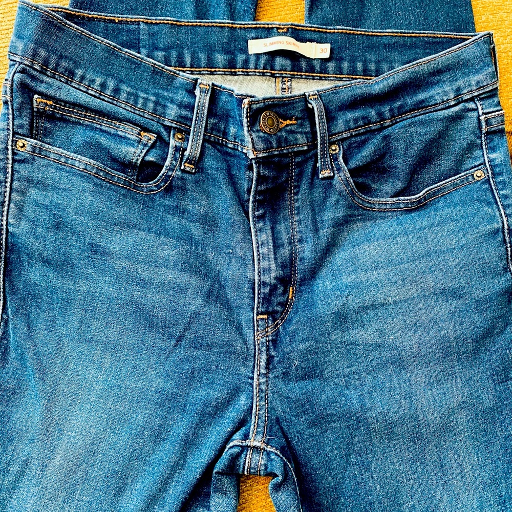 Ladies Levi’s Slimming Skinny Jeans, Size 30